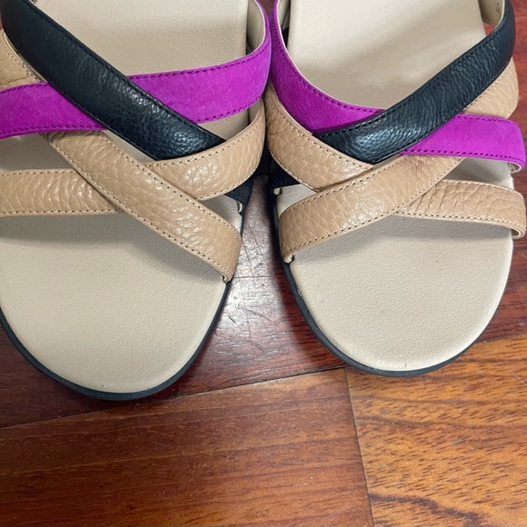 Vionic Dava Leather Sandals Size 7 Flats Strappy Summer Black Tan Purple - Picture 4 of 11